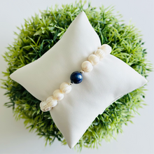 Cargar imagen en el visor de la galería, Mi Pulsera Lapis Lazuli Perlada
