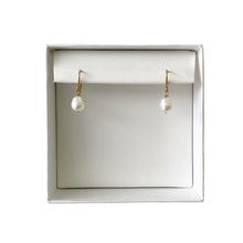 Cargar imagen en el visor de la galería, Mi Arete Perlado Sutil GF