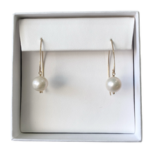 Cargar imagen en el visor de la galería, Mi Arete Perlado GF