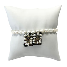 Cargar imagen en el visor de la galería, Mi Pulsera Escapulario Perlado