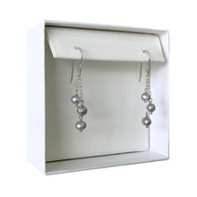 Cargar imagen en el visor de la galería, Mi Arete Perlado Gris