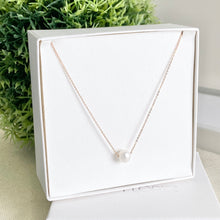 Cargar imagen en el visor de la galería, Mi Collar Rose Perla Solitaria