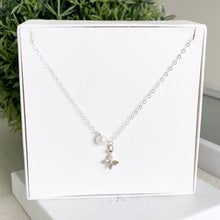 Cargar imagen en el visor de la galería, Mi Collar Mariposa Perlado