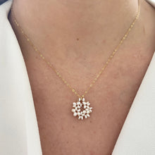 Cargar imagen en el visor de la galería, Mi Collar Flor Perlado GF