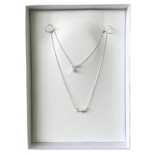 Cargar imagen en el visor de la galería, Mi Collar Cruz Mini Horizontal