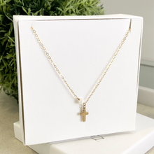 Cargar imagen en el visor de la galería, Mi Collar Cruz Perlado GF