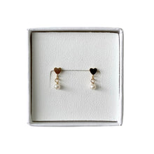 Cargar imagen en el visor de la galería, Mi Arete Corazón Perlado Mini GF