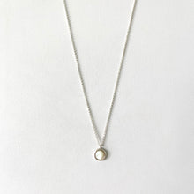 Cargar imagen en el visor de la galería, Mi Collar Disco Madre Perla