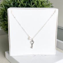 Cargar imagen en el visor de la galería, Mi Collar Llave Perlado