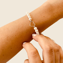 Cargar imagen en el visor de la galería, Mi Pulsera Corazón Perlada