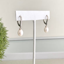 Cargar imagen en el visor de la galería, Mi Arete Brillante Perla Ovalada