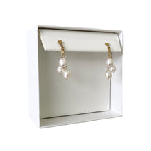 Cargar imagen en el visor de la galería, Mi Arete Triple Perlado Corazon GF