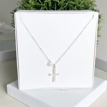 Cargar imagen en el visor de la galería, Mi Collar Cruz Chunky Con Perla