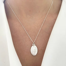 Cargar imagen en el visor de la galería, Mi Collar Virgen De Guadalupe Perlado
