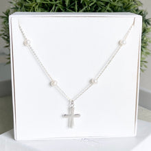 Cargar imagen en el visor de la galería, Mi Collar Cruz Chunky Perlada
