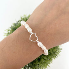 Cargar imagen en el visor de la galería, Mi Pulsera Corazón Perlada