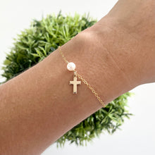 Cargar imagen en el visor de la galería, Mi Pulsera Cruz Perlada GF