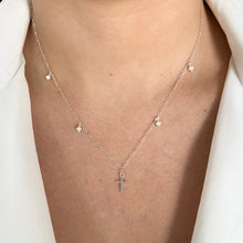 Cargar imagen en el visor de la galería, Mi Collar Cruz Petite Perlado