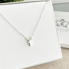 Cargar imagen en el visor de la galería, Mi Collar Cruz Cubo Perlado