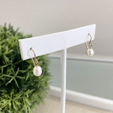 Cargar imagen en el visor de la galería, Mi Arete Perlado Sutil GF