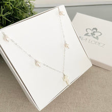 Cargar imagen en el visor de la galería, Mi Collar Fe Cruz Madre Perla