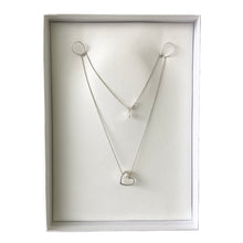 Cargar imagen en el visor de la galería, Mi Collar Silueta Amor Perlado
