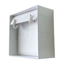 Cargar imagen en el visor de la galería, Mi Arete U Perlado
