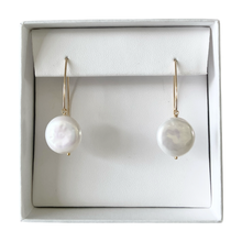 Cargar imagen en el visor de la galería, Mi Arete Perla Moneda GF
