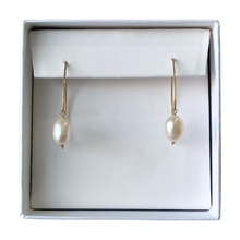 Cargar imagen en el visor de la galería, Mi Arete Penny Perlado Gf
