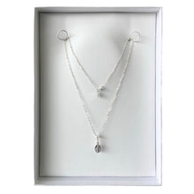 Cargar imagen en el visor de la galería, Mi Collar Medalla Milagrosa Perlada
