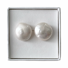 Cargar imagen en el visor de la galería, Mi Arete Perla Barroca Mediano
