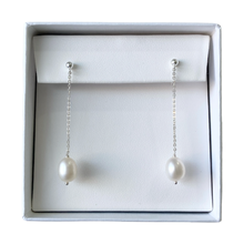 Cargar imagen en el visor de la galería, Mi Arete Cadena Perla Gota

