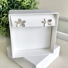 Cargar imagen en el visor de la galería, Mi Arete Blossom Mini
