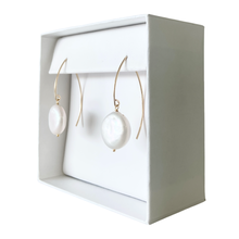Cargar imagen en el visor de la galería, Mi Arete Perla Moneda GF
