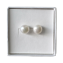 Cargar imagen en el visor de la galería, Mi Arete Perla Stud 8mm
