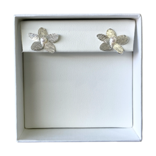 Cargar imagen en el visor de la galería, Mi Arete Blossom Perlado
