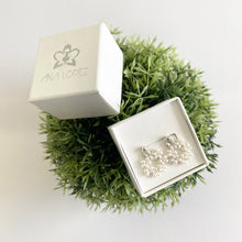 Cargar imagen en el visor de la galería, Mi Arete Flor
