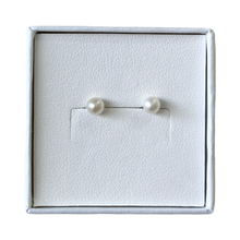 Cargar imagen en el visor de la galería, Mi Arete Perla Stud 4mm
