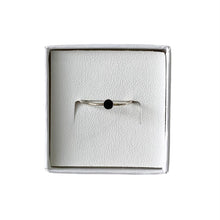 Cargar imagen en el visor de la galería, Mi Anillo Delicado Ónix
