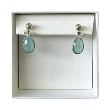Cargar imagen en el visor de la galería, Mi Arete Calcedonia Perlado
