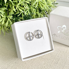 Cargar imagen en el visor de la galería, Mi Arete Paz &amp; Amor
