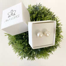 Cargar imagen en el visor de la galería, My Pearled Stud 10 Earrings
