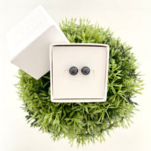 Cargar imagen en el visor de la galería, Mi Arete Perla Stud Azul 6mm
