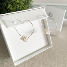 Cargar imagen en el visor de la galería, Mi Arete Argolla Corazón XL
