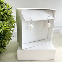 Cargar imagen en el visor de la galería, Mi Arete Perla Ovalada
